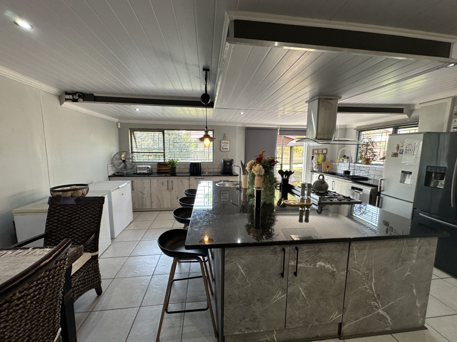 4 Bedroom Property for Sale in Bayview Western Cape